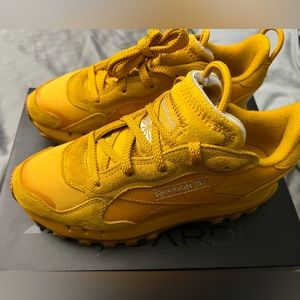 CL Cardi B Reebok Female